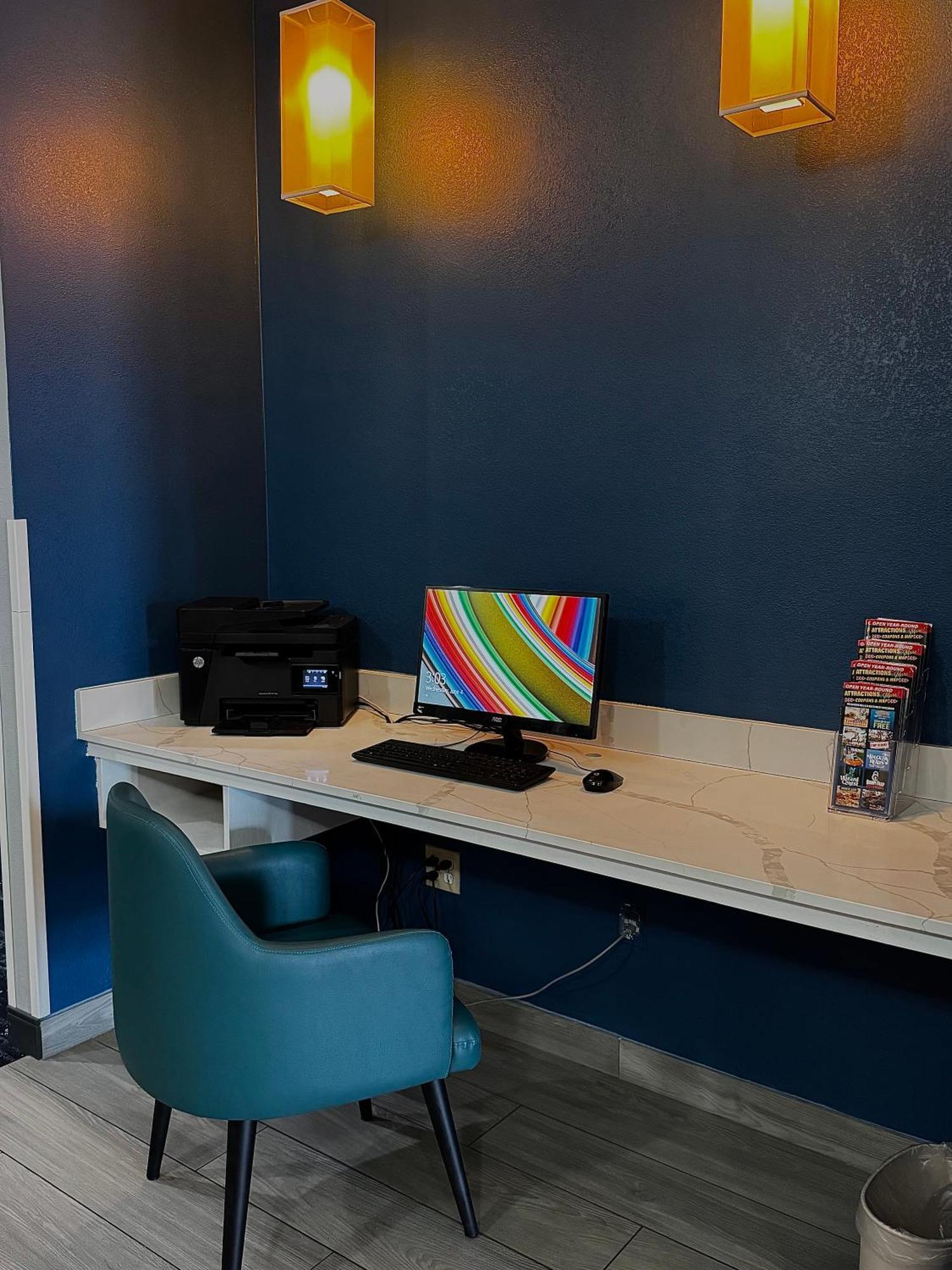 Comfort & - Airport Hotel