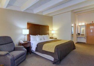 Hotel Comfort & - Airport Madison