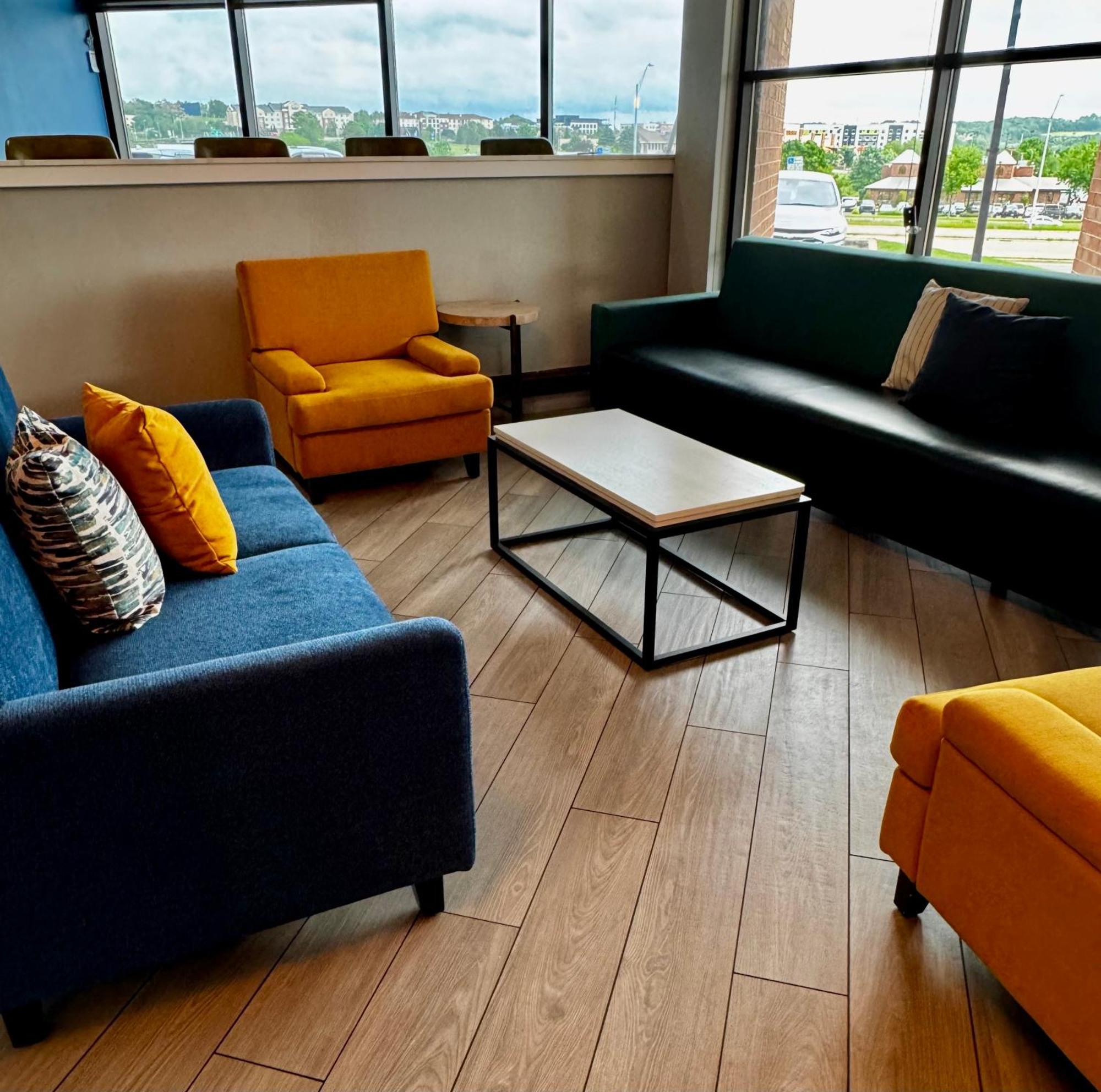 Comfort & - Airport Hotel Madison